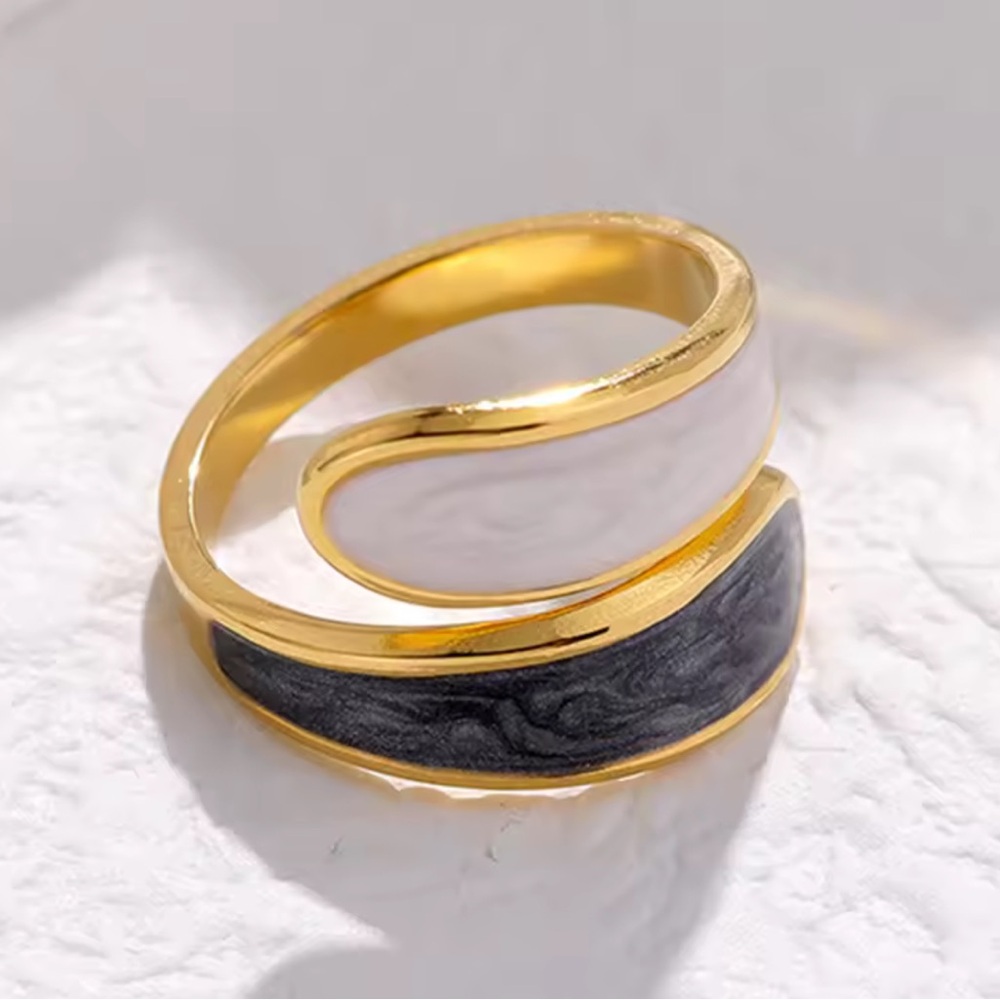 Adjustable Size Gold, White And Black Women's Ring (R4) - Picture 4 of 5